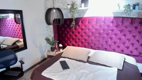 Snapshot of simon_durand chatting on February 28, 4:24 am simon_durand online show from February 28, 4:24 am