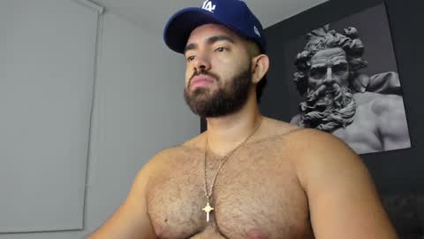 Snapshot of simon_leon01 chatting on February 26, 12:27 am simon_leon01 online show from February 26, 12:27 am