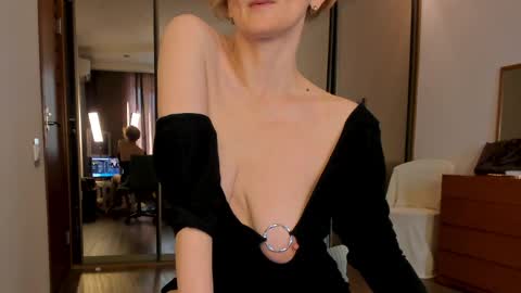 Simona  online show from April 1, 1:12 pm