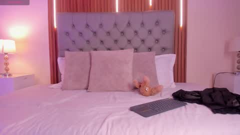 simonastar_ online show from February 11, 1:49 pm