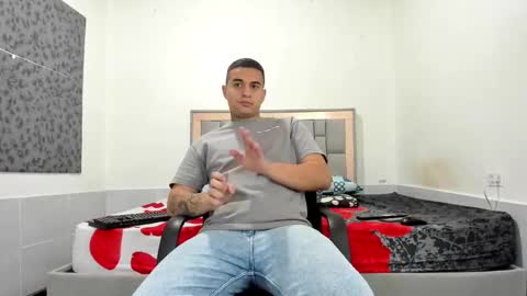 SIMON KELER online show from February 18, 1:01 am