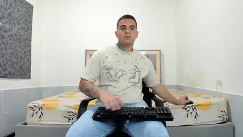 SIMON KELER online show from May 15, 11:56 pm