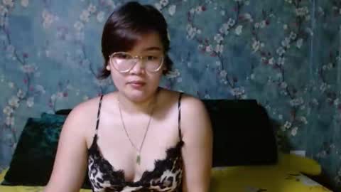 Snapshot of simply_niki chatting on October 19, 7:20 am zia online show from October 19, 7:20 am