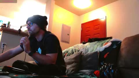 Snapshot of sin_lord chatting on November 4, 3:38 am Husky Dad online show from November 4, 3:38 am