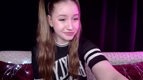 Sindi online show from December 9, 3:00 pm