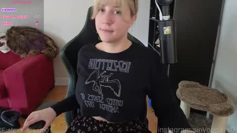 wwoooooooooooof online show from April 2, 3:53 pm