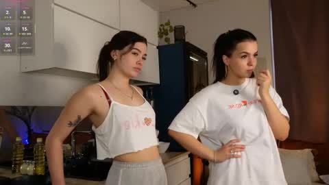 Hello guys our names Emma and Gabriela online show from November 19, 8:03 am