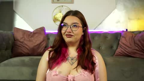 Snapshot of sinfull_angel chatting on June 2, 4:47 am sinfull angel online show from June 2, 4:47 am