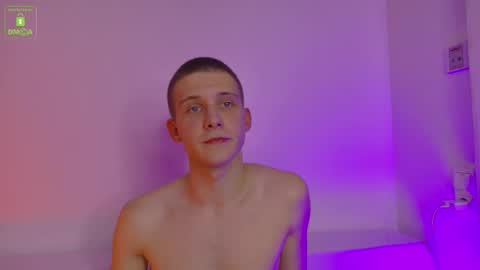 Snapshot of sinntouch chatting on December 3, 3:54 pm MARK online show from December 3, 3:54 pm