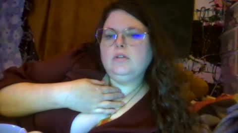 Snapshot of siofra chatting on October 16, 9:54 am Siofra online show from October 16, 9:54 am