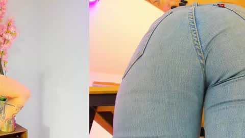 Snapshot of siouxsie_cenobite chatting on September 17, 11:01 am Siouxsie online show from September 17, 11:01 am