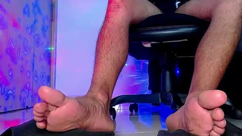 only foot                         worshipers here online show from October 7, 12:41 am