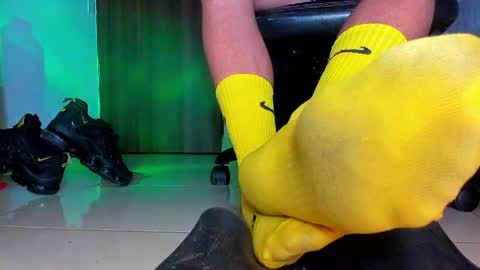 only foot                         worshipers here online show from April 23, 4:46 am