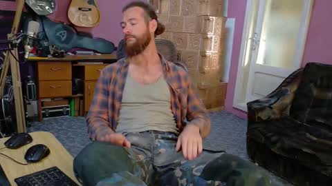 I am The Fourth and only Sir. Pelo online show from September 20, 5:30 am