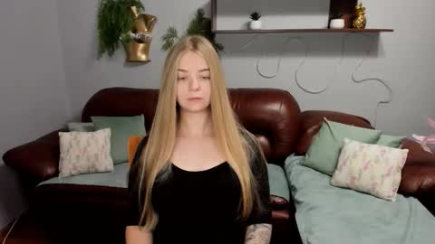 SirenaBloom online show from September 11, 5:29 am