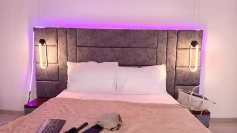  Sirens   online show from March 4, 9:32 pm