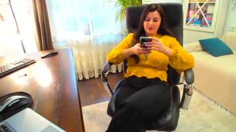 Snapshot of siriamasha chatting on December 3, 11:01 am Amasha11 online show from December 3, 11:01 am