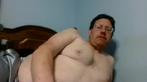 Snapshot of sirpatrickx chatting on November 9, 2:43 am sirpatrickx online show from November 9, 2:43 am