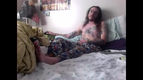 Snapshot of sirwook chatting on December 15, 4:26 pm sirwook online show from December 15, 4:26 pm