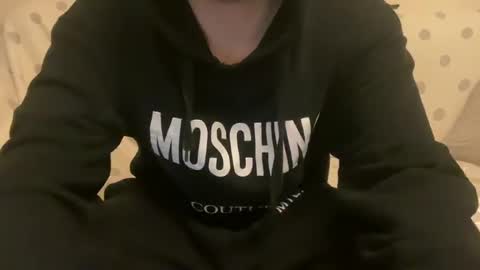 sissy_brit22 online show from December 14, 9:18 am