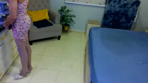 D i f a  Ana Arbeh shemale online show from March 18, 4:59 am