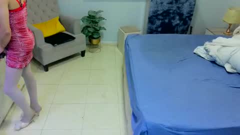 D i f a  Ana Arbeh shemale online show from March 21, 7:13 am