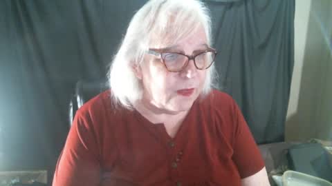 Snapshot of sissydianetx chatting on January 4, 12:37 am Sissy Diane online show from January 4, 12:37 am