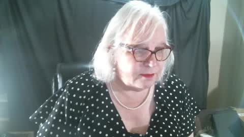 Snapshot of sissydianetx chatting on January 8, 12:38 am Sissy Diane online show from January 8, 12:38 am
