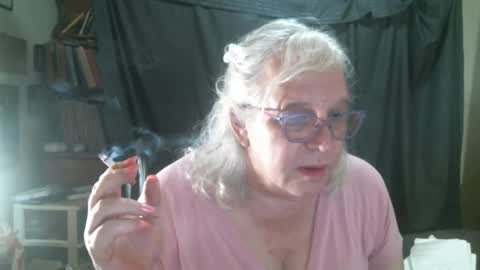 Snapshot of sissydianetx chatting on October 22, 11:37 pm Sissy Diane online show from October 22, 11:37 pm