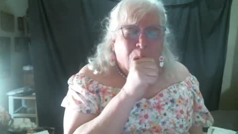 Snapshot of sissydianetx chatting on November 9, 1:42 pm Sissy Diane online show from November 9, 1:42 pm