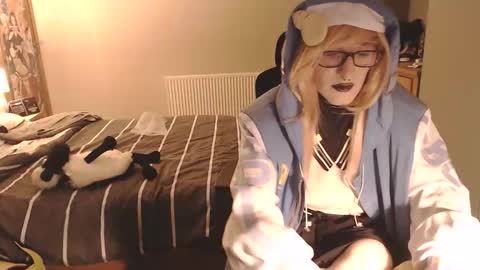 Snapshot of sissygothx chatting on December 5, 1:03 am SissyGothx online show from December 5, 1:03 am