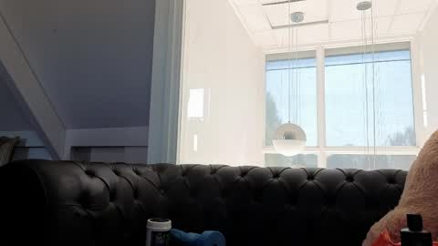 Elise online show from April 25, 11:35 am