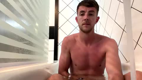 sixpackmac1 online show from November 20, 9:09 am