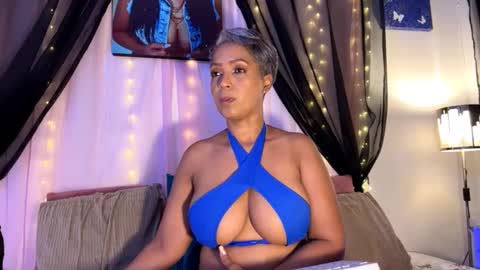 Snapshot of skar_queen11 chatting on November 1, 9:06 pm Skarlleth online show from November 1, 9:06 pm