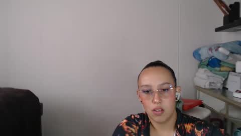 Snapshot of skarlet_adams chatting on February 13, 8:13 pm Alice online show from February 13, 8:13 pm