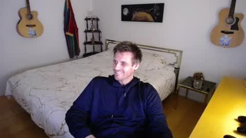 Snapshot of skatejocke chatting on October 25, 2:35 pm skatejocke online show from October 25, 2:35 pm