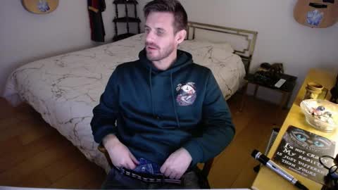 Snapshot of skatejocke chatting on November 25, 4:18 pm skatejocke online show from November 25, 4:18 pm