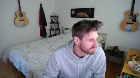 Snapshot of skatejocke chatting on November 26, 10:05 am skatejocke online show from November 26, 10:05 am