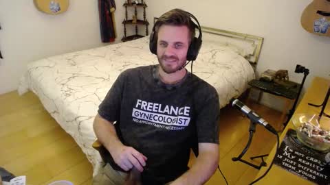 Snapshot of skatejocke chatting on December 3, 5:00 pm skatejocke online show from December 3, 5:00 pm