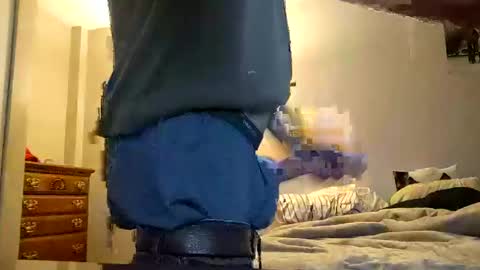 Snapshot of skater_v2 chatting on January 6, 10:47 pm Christopher online show from January 6, 10:47 pm