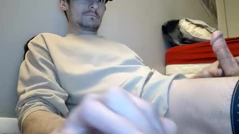 Snapshot of skaterpunk_92 chatting on December 20, 12:23 pm skaterpunk_92 online show from December 20, 12:23 pm