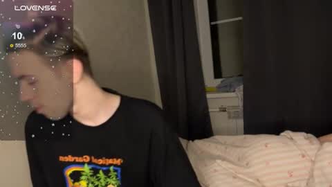 Snapshot of skibatryanka chatting on March 3, 1:34 am SKIBA online show from March 3, 1:34 am