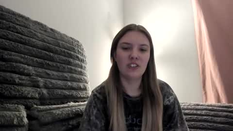 Snapshot of skiimaskabby chatting on December 5, 2:31 am skiimaskabby online show from December 5, 2:31 am