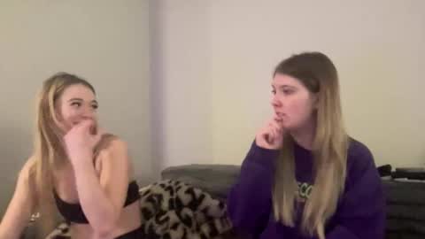 Snapshot of skiimaskabby chatting on January 7, 10:56 pm skiimaskabby online show from January 7, 10:56 pm