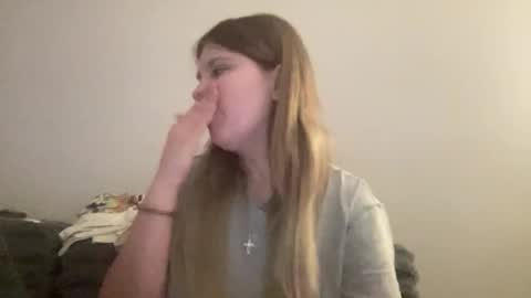 Snapshot of skiimaskabby chatting on January 10, 9:41 pm skiimaskabby online show from January 10, 9:41 pm