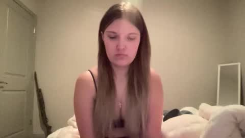 Snapshot of skiimaskabby chatting on February 4, 4:40 am skiimaskabby online show from February 4, 4:40 am