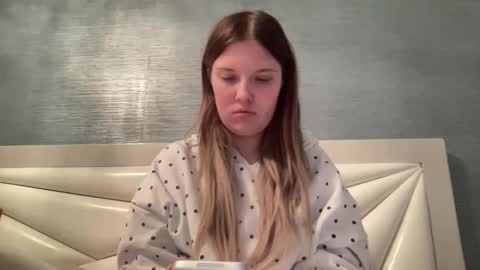 Snapshot of skiimaskabby chatting on February 7, 7:12 am skiimaskabby online show from February 7, 7:12 am