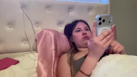 Snapshot of skiimaskabby chatting on February 11, 6:51 am skiimaskabby online show from February 11, 6:51 am