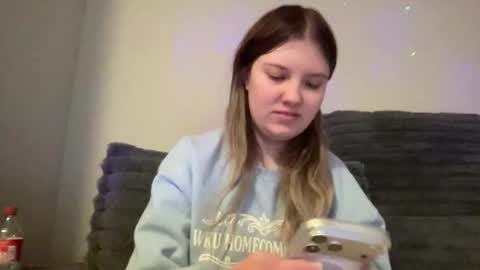 Snapshot of skiimaskabby chatting on February 12, 12:38 am skiimaskabby online show from February 12, 12:38 am