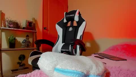 Your Queen Esthefi online show from January 6, 5:38 pm